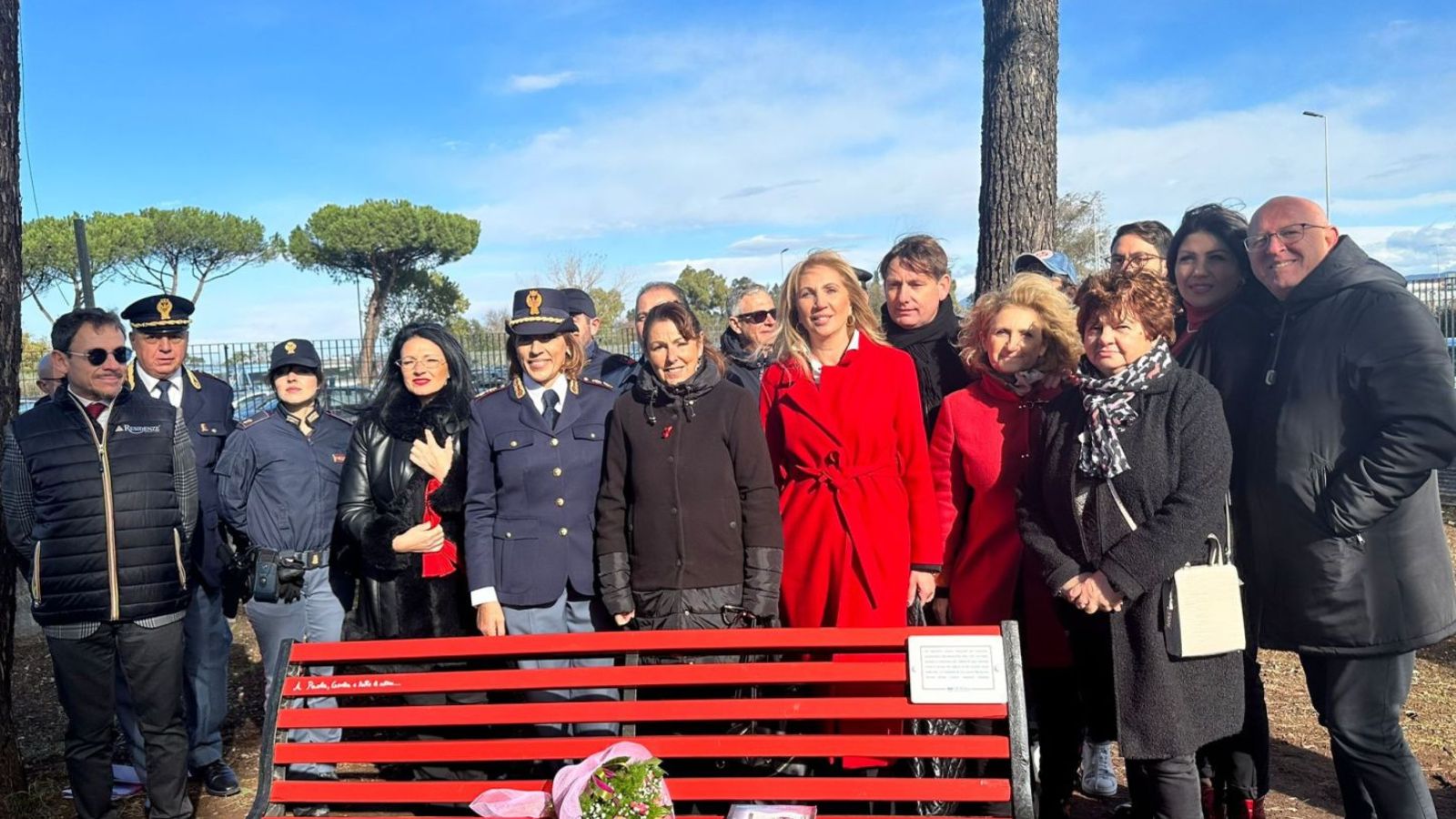 Una panchina rossa contro la violenza di genere. Roma Tor Vergata, il VI Municipio e l’Ordine delle professioni infermieristiche insieme per dire No alla violenza sulle donne